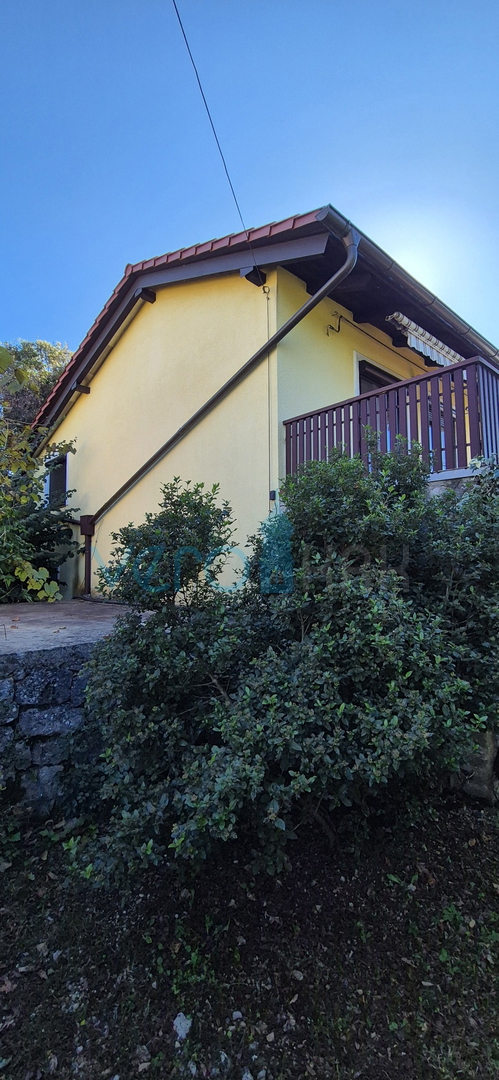 Isola di Krk, Dobrinj, dintorni, casa indipendente con ampio giardino, in vendita