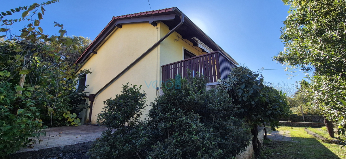 Isola di Krk, Dobrinj, dintorni, casa indipendente con ampio giardino, in vendita