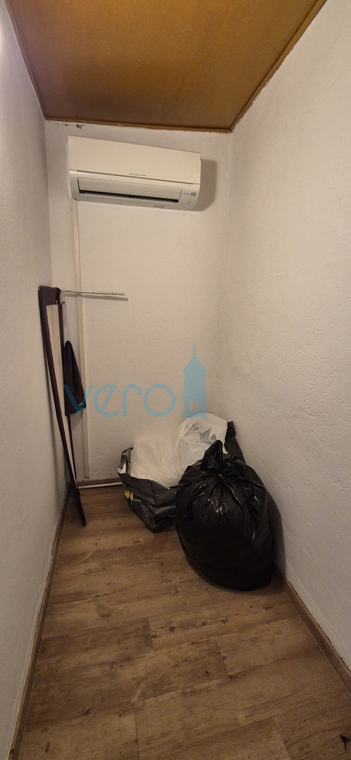 Isola di Krk, Dobrinj, dintorni, casa indipendente con ampio giardino, in vendita