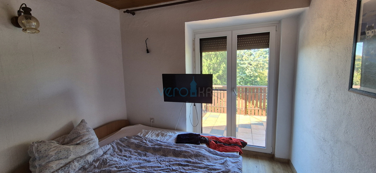 Isola di Krk, Dobrinj, dintorni, casa indipendente con ampio giardino, in vendita