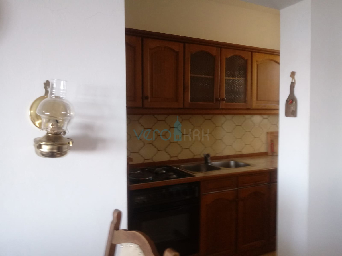 Stinica, città di Senj, entroterra, casa indipendente con 3 appartamenti, vista, vendita