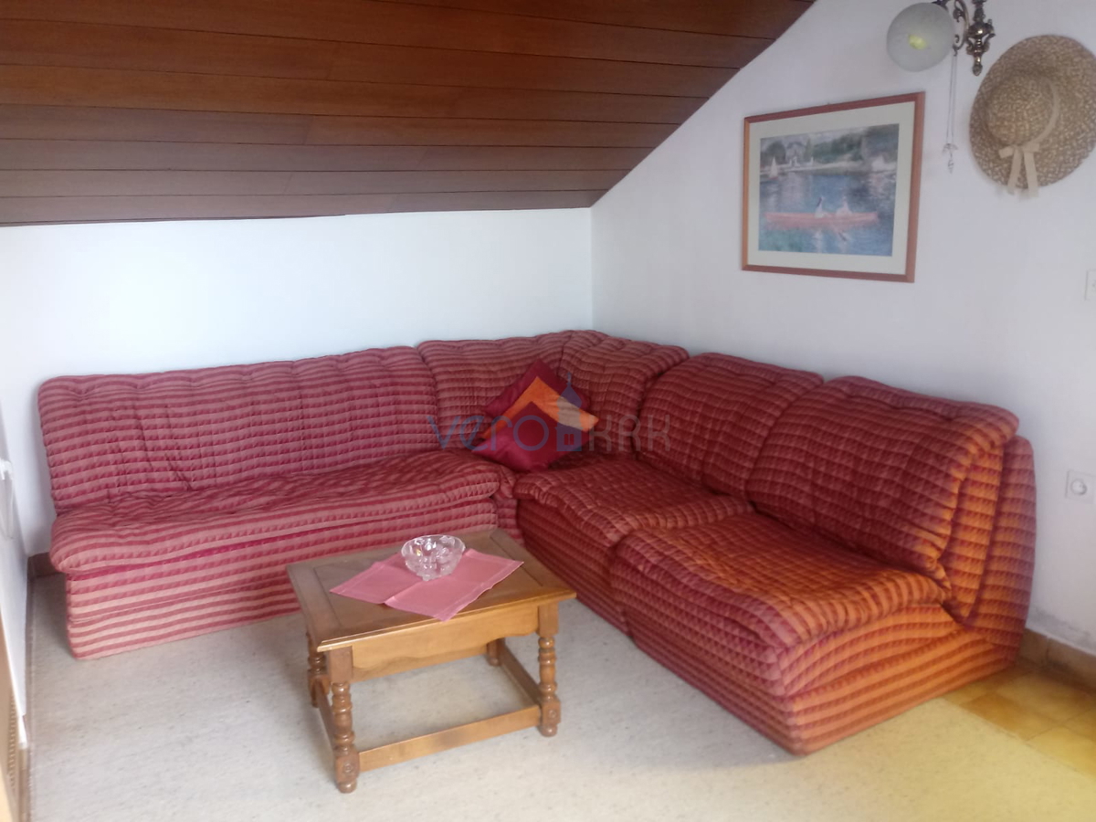 Stinica, città di Senj, entroterra, casa indipendente con 3 appartamenti, vista, vendita