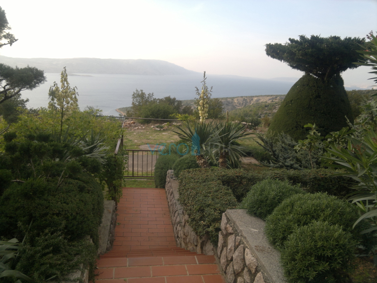 Stinica, città di Senj, entroterra, casa indipendente con 3 appartamenti, vista, vendita