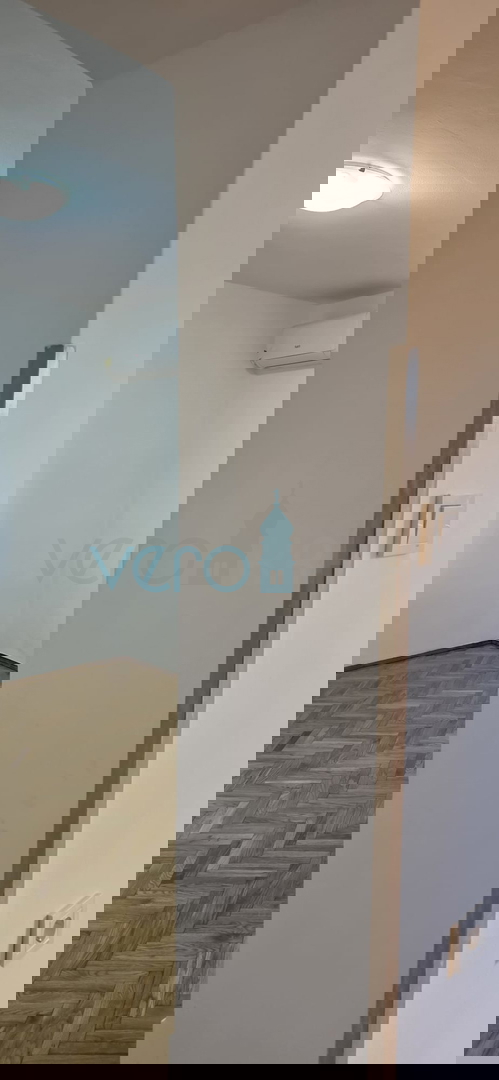 Bakar, appartamento trilocale con soggiorno, 71 m2, piano terra, centro, vicino al mare, in vendita