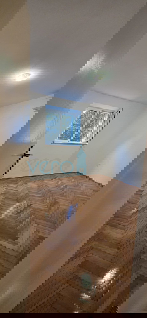 Bakar, appartamento trilocale con soggiorno, 71 m2, piano terra, centro, vicino al mare, in vendita