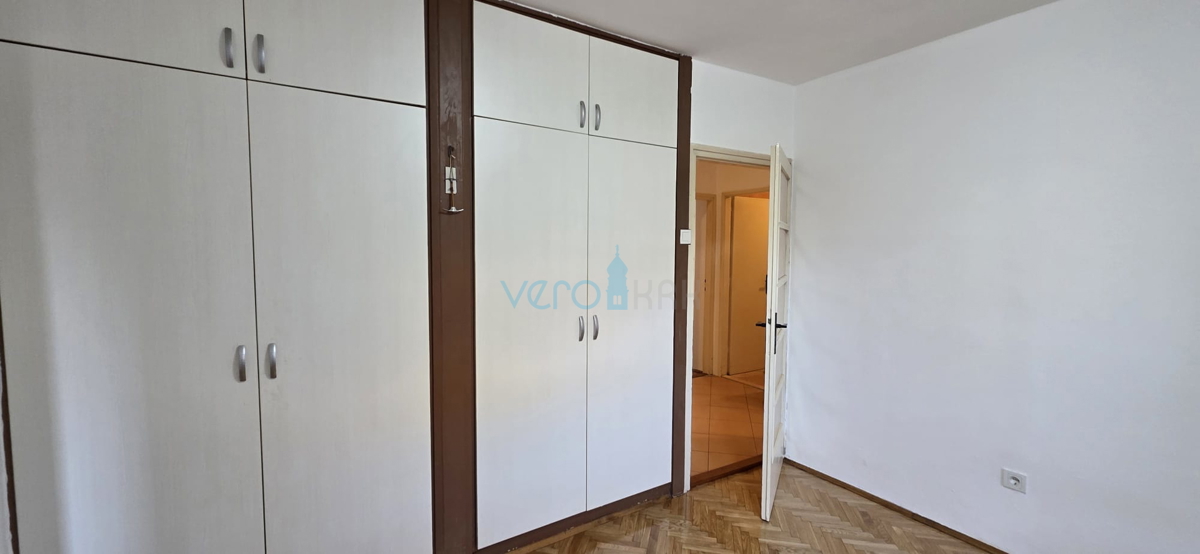 Bakar, appartamento trilocale con soggiorno, 71 m2, piano terra, centro, vicino al mare, in vendita