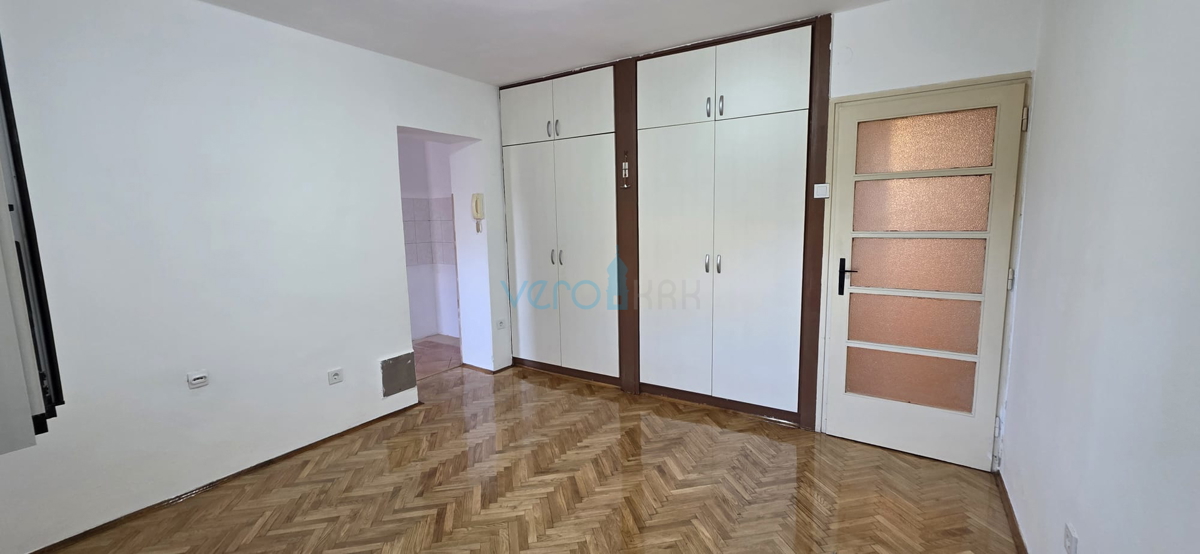 Bakar, appartamento trilocale con soggiorno, 71 m2, piano terra, centro, vicino al mare, in vendita