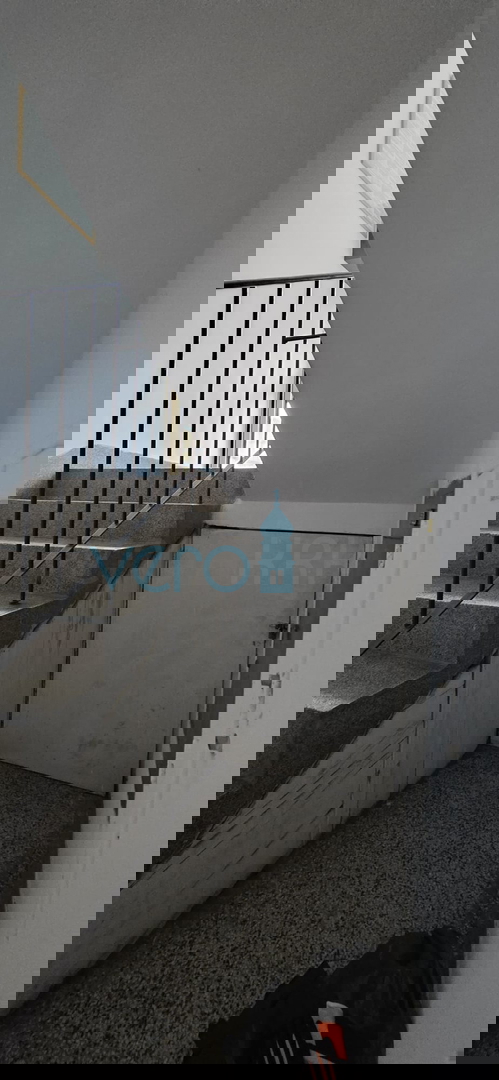 Bakar, appartamento trilocale con soggiorno, 71 m2, piano terra, centro, vicino al mare, in vendita