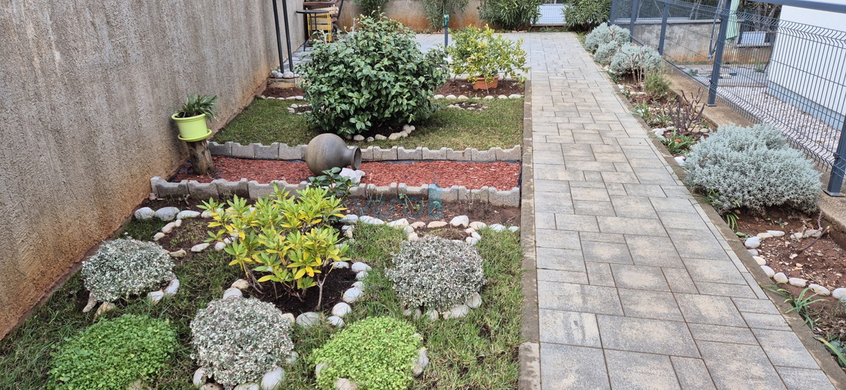 Uvala Soline, periferia, appartamento bilocale al secondo piano con vista panoramica, in vendita