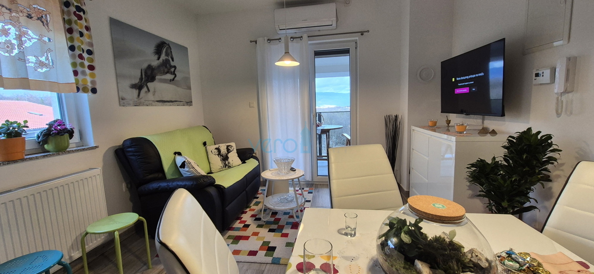 Uvala Soline, periferia, appartamento bilocale al secondo piano con vista panoramica, in vendita