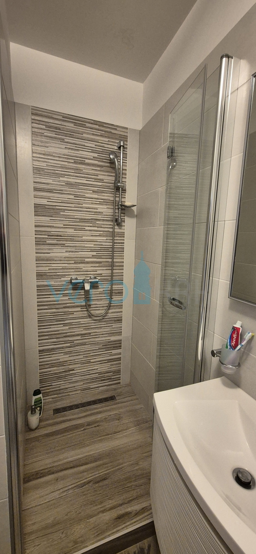 Uvala Soline, periferia, appartamento bilocale al secondo piano con vista panoramica, in vendita