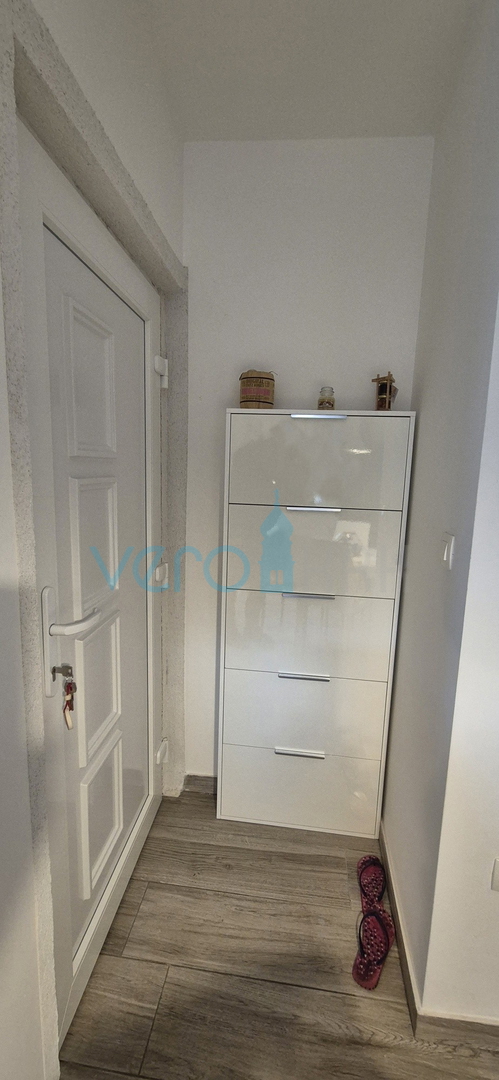 Uvala Soline, periferia, appartamento bilocale al secondo piano con vista panoramica, in vendita