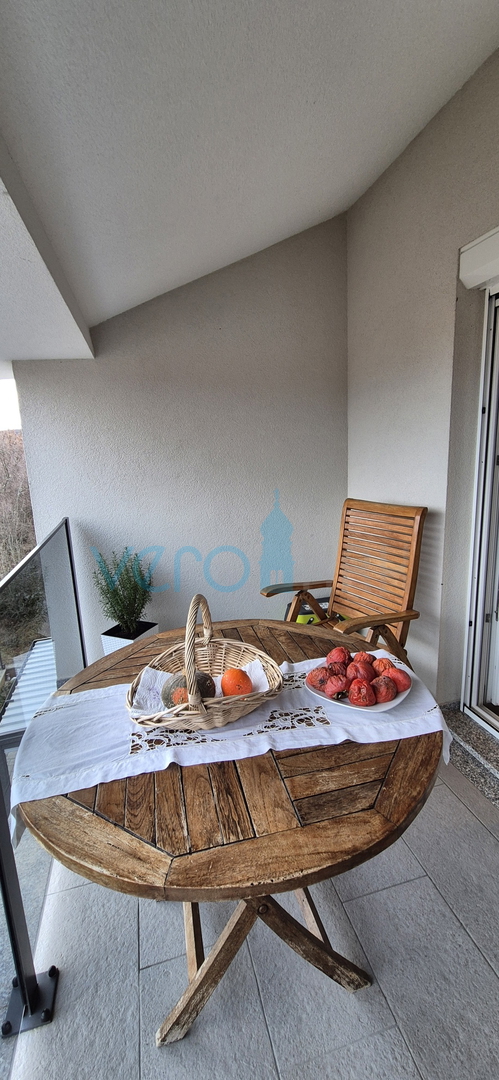 Uvala Soline, periferia, appartamento bilocale al secondo piano con vista panoramica, in vendita