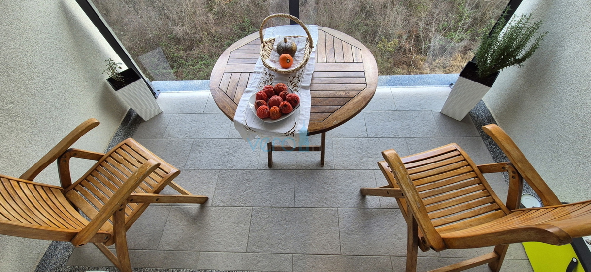 Uvala Soline, periferia, appartamento bilocale al secondo piano con vista panoramica, in vendita