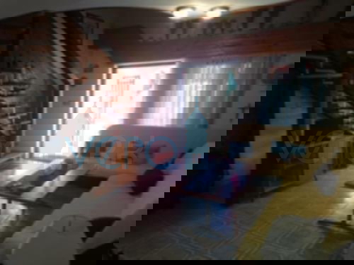 Omišalj, isola di Krk, casa in pietra a schiera con 2 appartamenti, terrazza, parcheggio, vendita