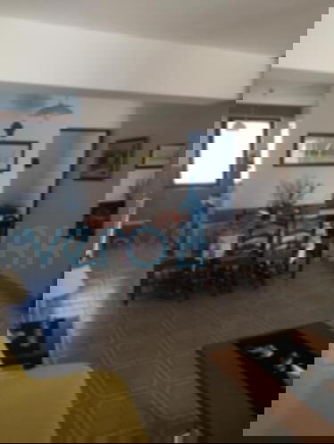 Omišalj, isola di Krk, casa in pietra a schiera con 2 appartamenti, terrazza, parcheggio, vendita