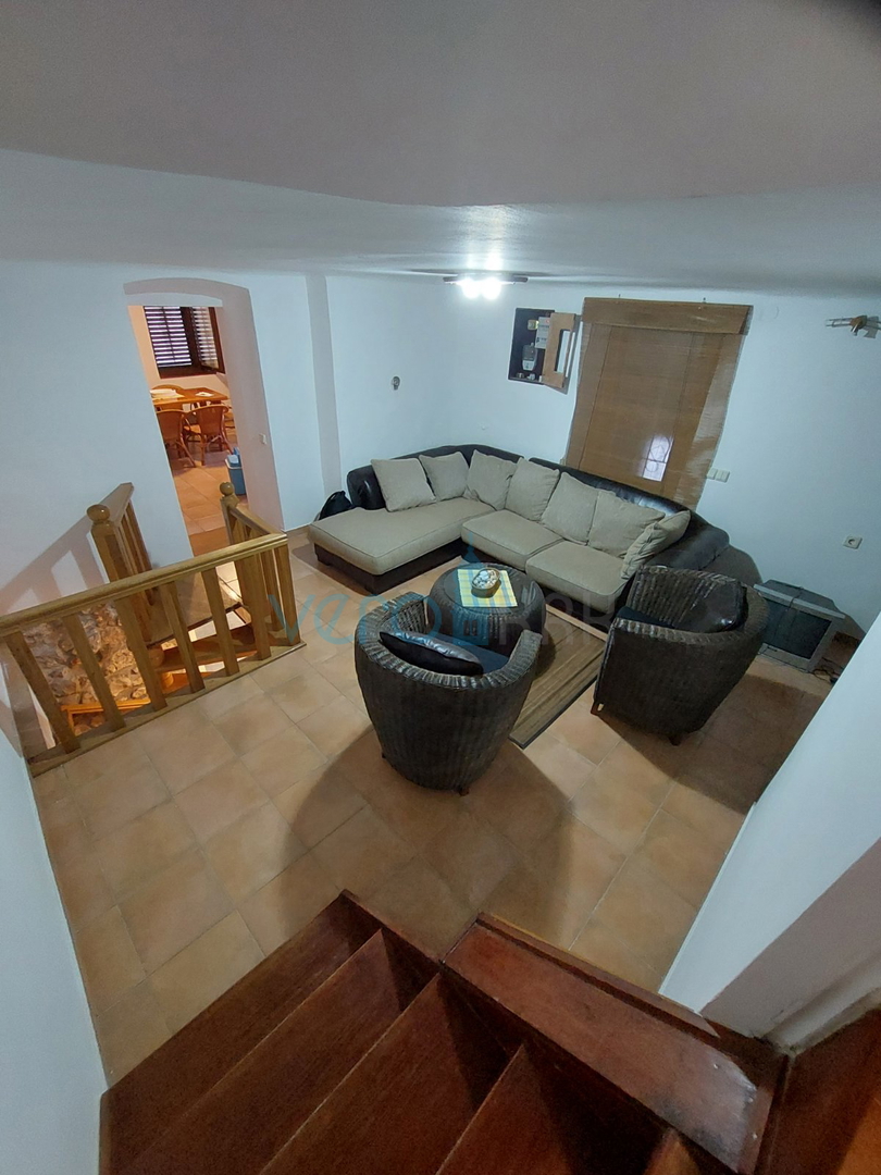 Omišalj, centro storico, casa in pietra ristrutturata, 140m2, vendita