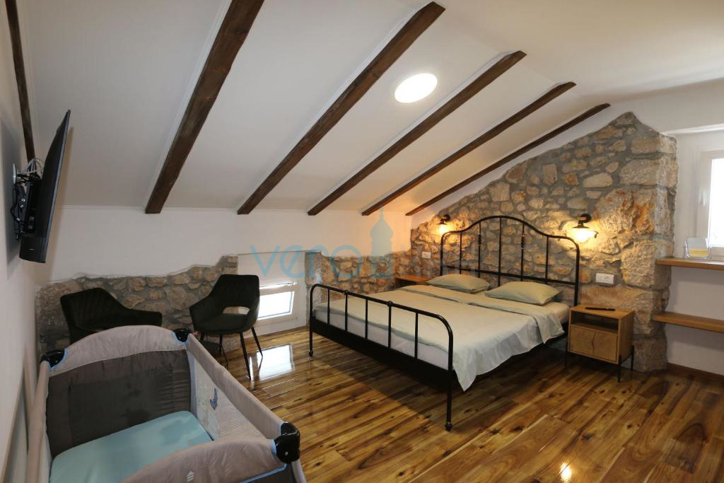 Malinska, area circostante, rustico ristrutturato con piscina e terreno