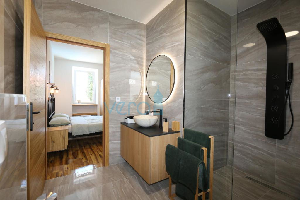 Malinska, area circostante, rustico ristrutturato con piscina e terreno