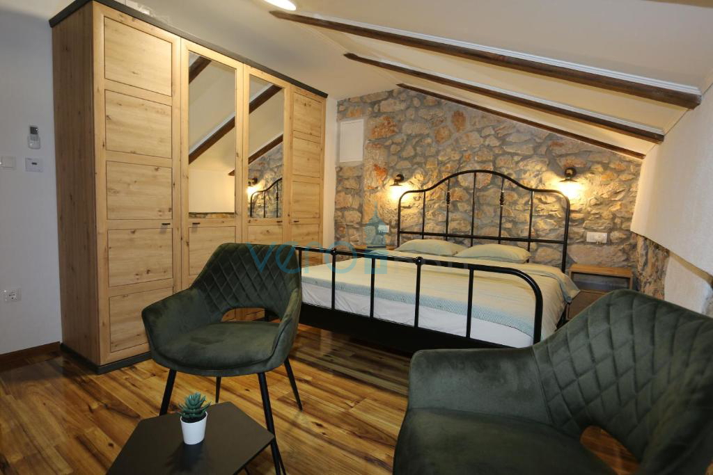 Malinska, area circostante, rustico ristrutturato con piscina e terreno