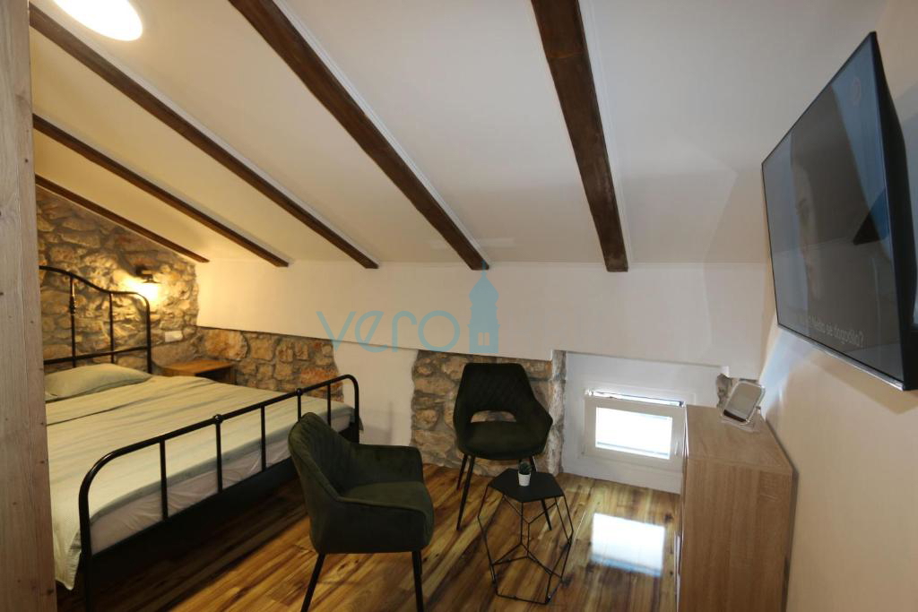 Malinska, area circostante, rustico ristrutturato con piscina e terreno