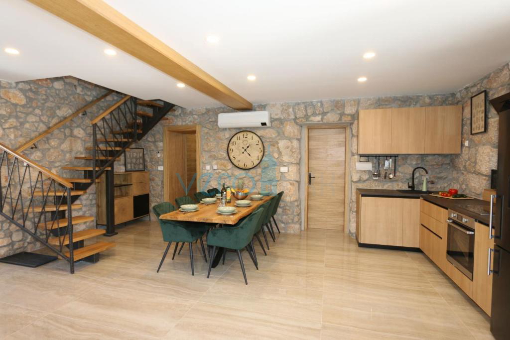 Malinska, area circostante, rustico ristrutturato con piscina e terreno