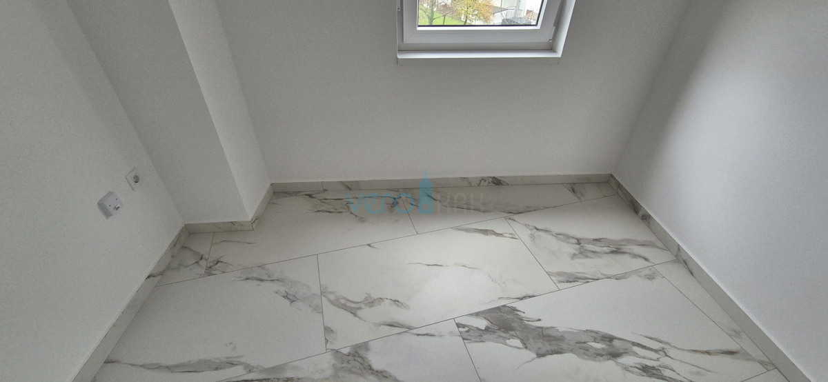 Baia di Soline, isola di Krk, nuova costruzione, appartamento trilocale al primo piano, giardino, vista, vendita