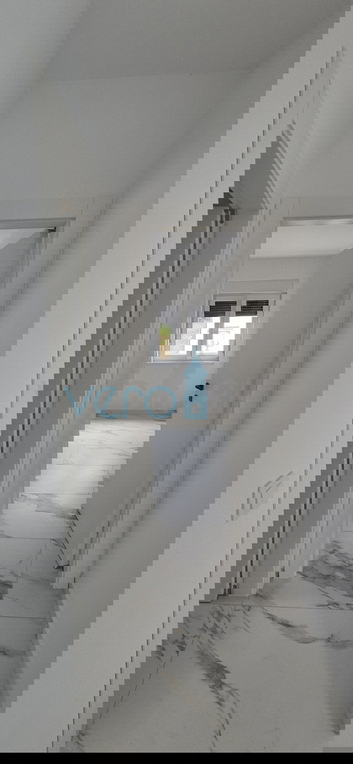 Baia di Soline, isola di Krk, nuova costruzione, appartamento trilocale al primo piano, giardino, vista, vendita