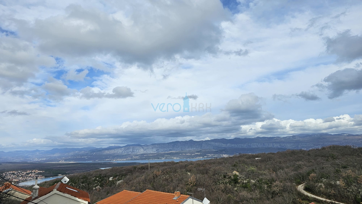 Isola di Krk, Dobrinj, centro storico, casa autonoma con terrazza e vista, vendita