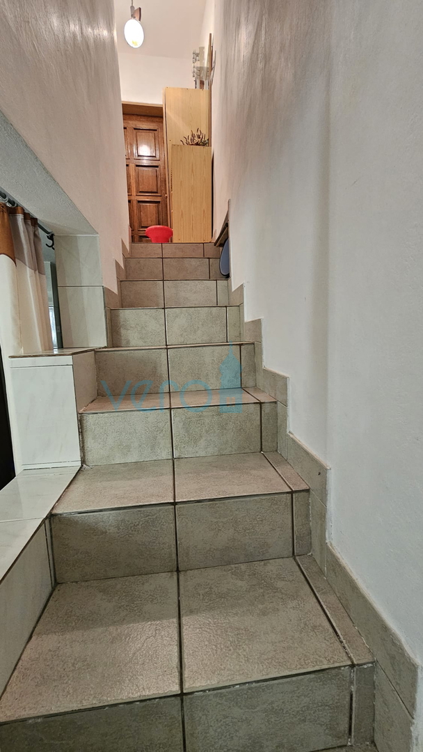 Isola di Krk, Dobrinj, centro storico, casa autonoma con terrazza e vista, vendita