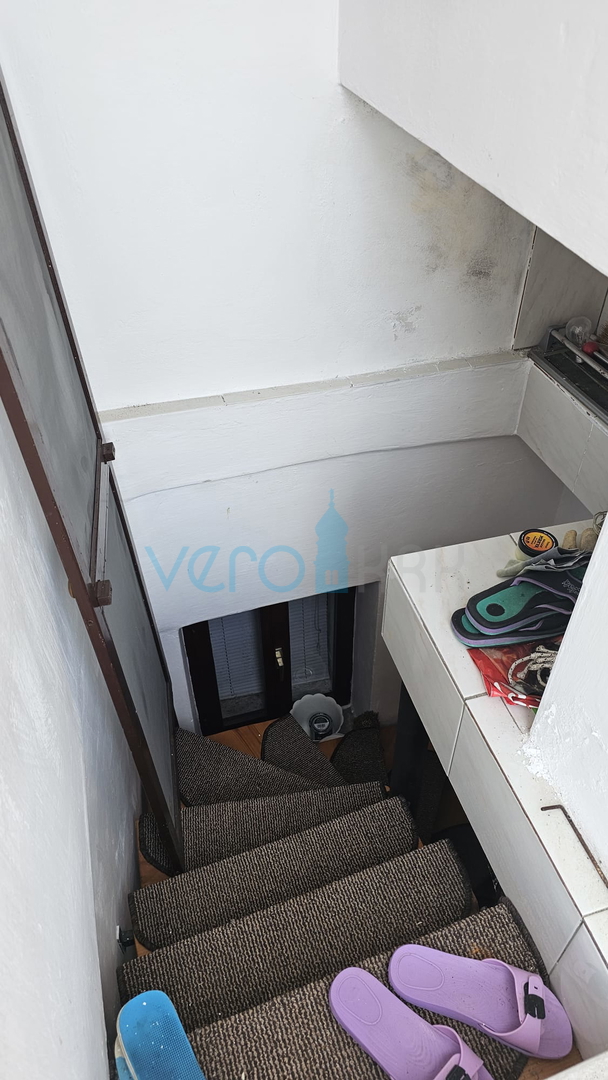 Isola di Krk, Dobrinj, centro storico, casa autonoma con terrazza e vista, vendita