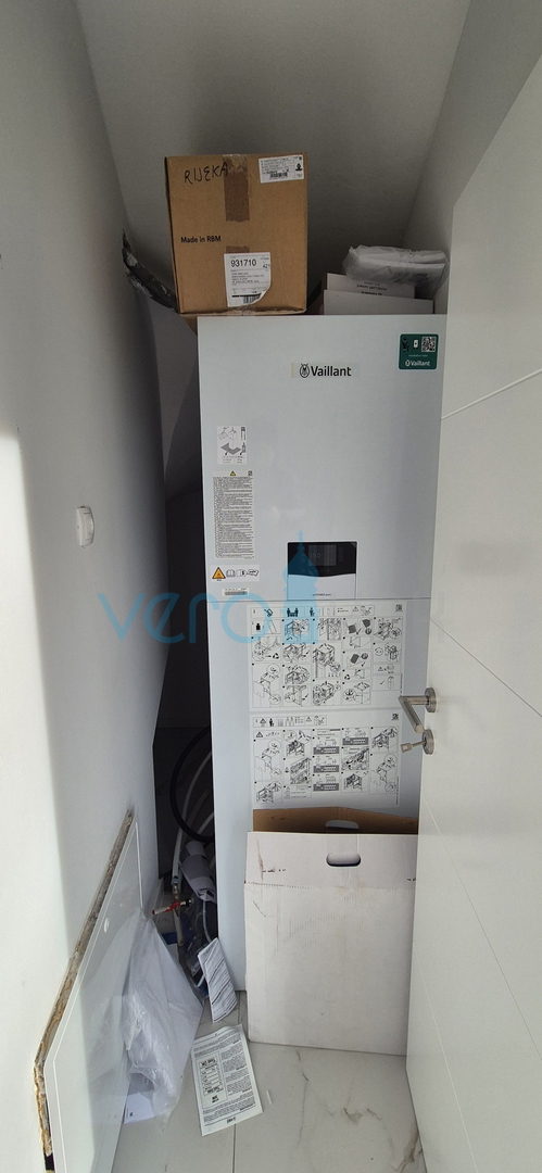 Isola di Krk, Malinska, nuova costruzione, casa moderna con piscina, giardino, vista, vendita