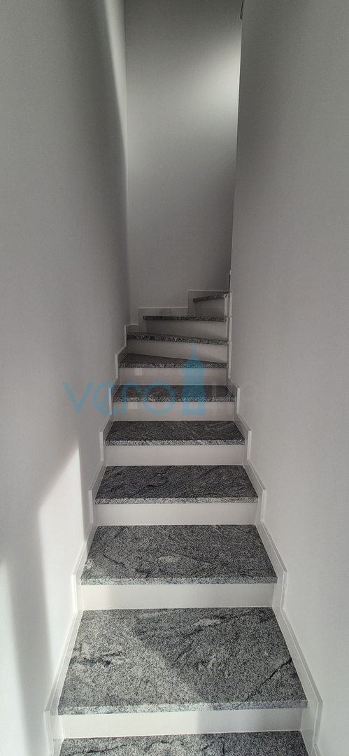 Isola di Krk, Malinska, nuova costruzione, casa moderna con piscina, giardino, vista, vendita