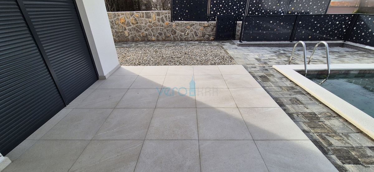 Isola di Krk, Malinska, nuova costruzione, casa moderna con piscina, giardino, vista, vendita