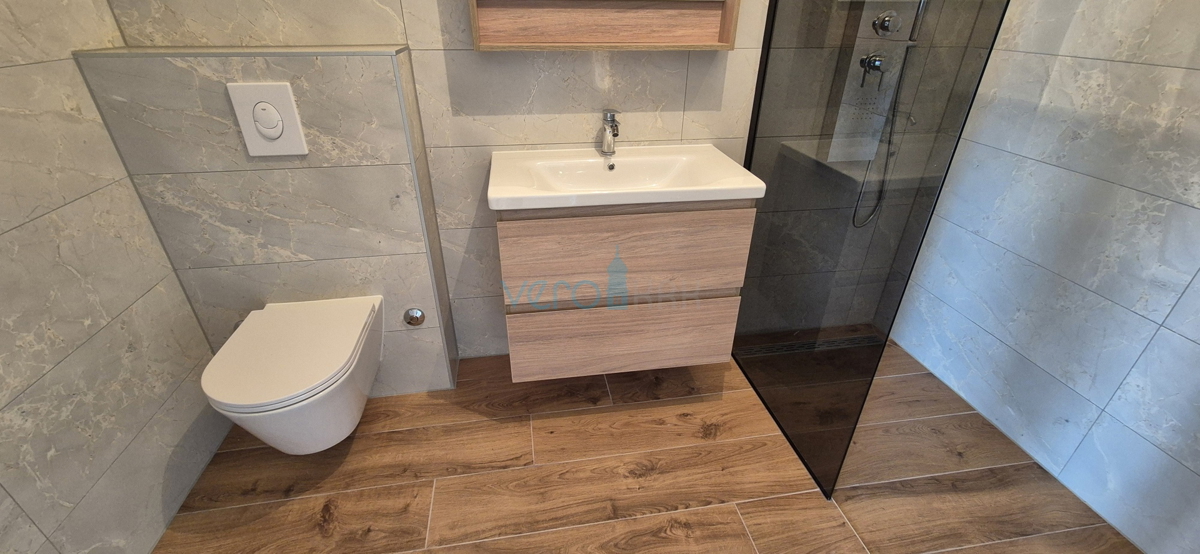 Isola di Krk, Malinska, nuova costruzione, casa moderna con piscina, giardino, vista, vendita