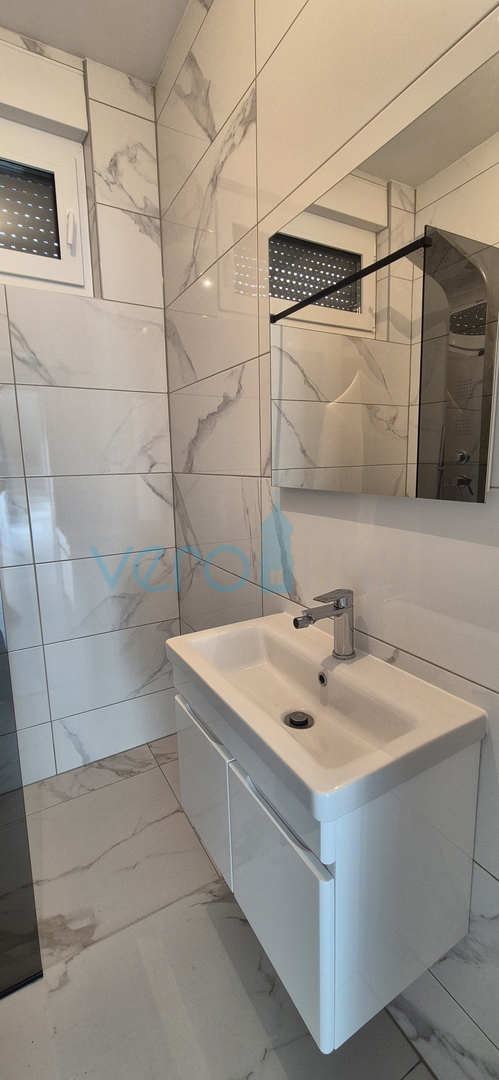 Isola di Krk, Malinska, nuova costruzione, casa moderna con piscina, giardino, vista, vendita