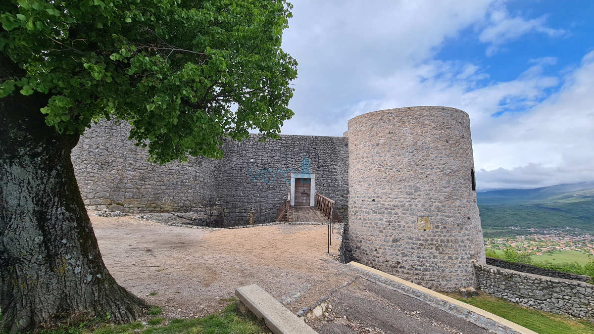 Rijeka, Grobnik, casa bifamiliare, 162 m2, giardino 200 m2, vista permanente, in vendita