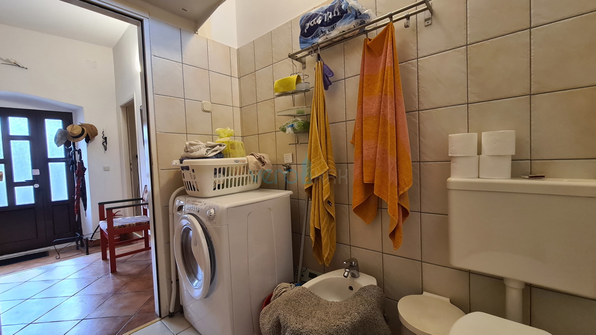 Rijeka, Grobnik, casa bifamiliare, 162 m2, giardino 200 m2, vista permanente, in vendita