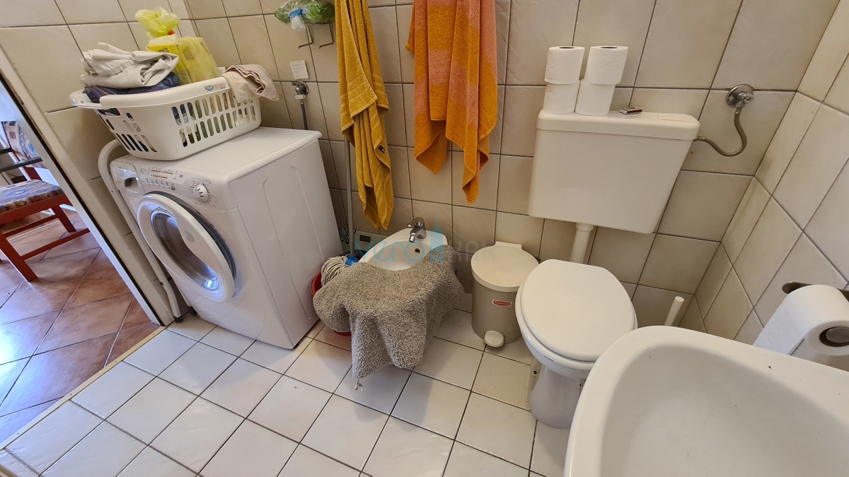 Rijeka, Grobnik, casa bifamiliare, 162 m2, giardino 200 m2, vista permanente, in vendita