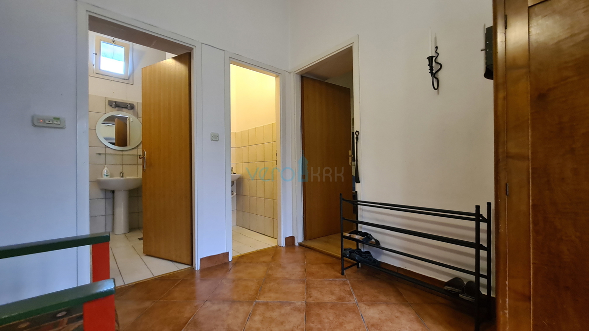 Rijeka, Grobnik, casa bifamiliare, 162 m2, giardino 200 m2, vista permanente, in vendita