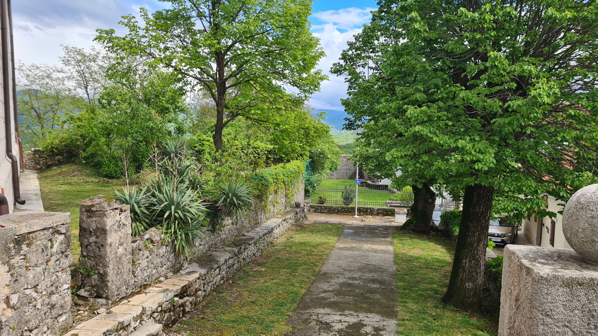 Rijeka, Grobnik, casa bifamiliare, 162 m2, giardino 200 m2, vista permanente, in vendita