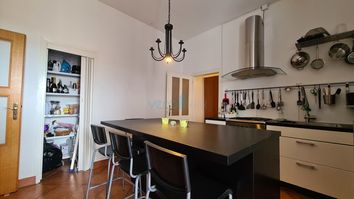 Rijeka, Grobnik, casa bifamiliare, 162 m2, giardino 200 m2, vista permanente, in vendita