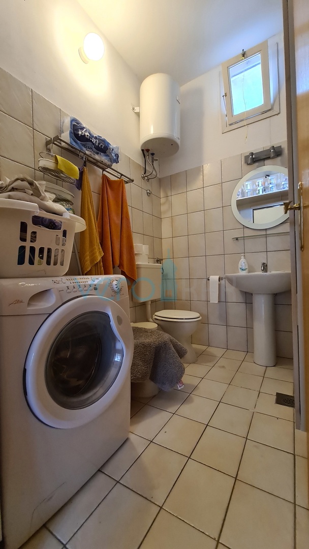 Rijeka, Grobnik, casa bifamiliare, 162 m2, giardino 200 m2, vista permanente, in vendita