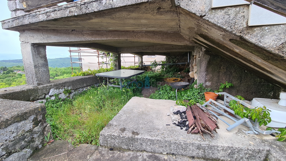 Rijeka, Grobnik, casa bifamiliare, 162 m2, giardino 200 m2, vista permanente, in vendita