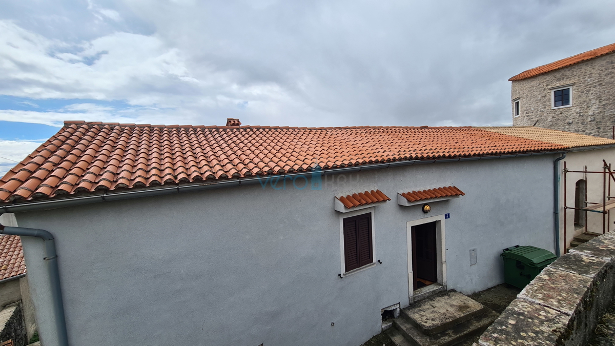 Rijeka, Grobnik, casa bifamiliare, 162 m2, giardino 200 m2, vista permanente, in vendita