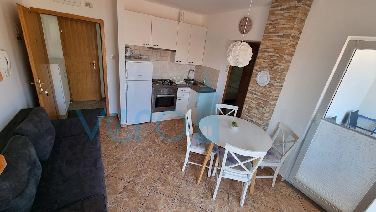 Isola di Krk, Baška, appartamento 57m2, secondo piano, vista mare, in vendita