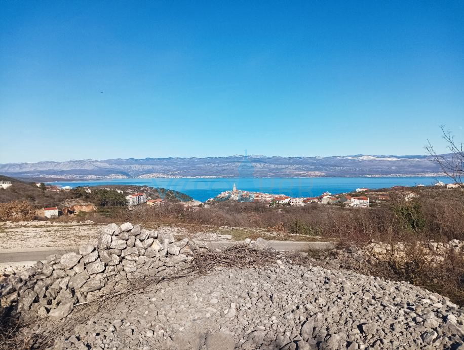 Vrbnik, isola di Krk, terreno edificabile 3136 m2, vista mare, in vendita