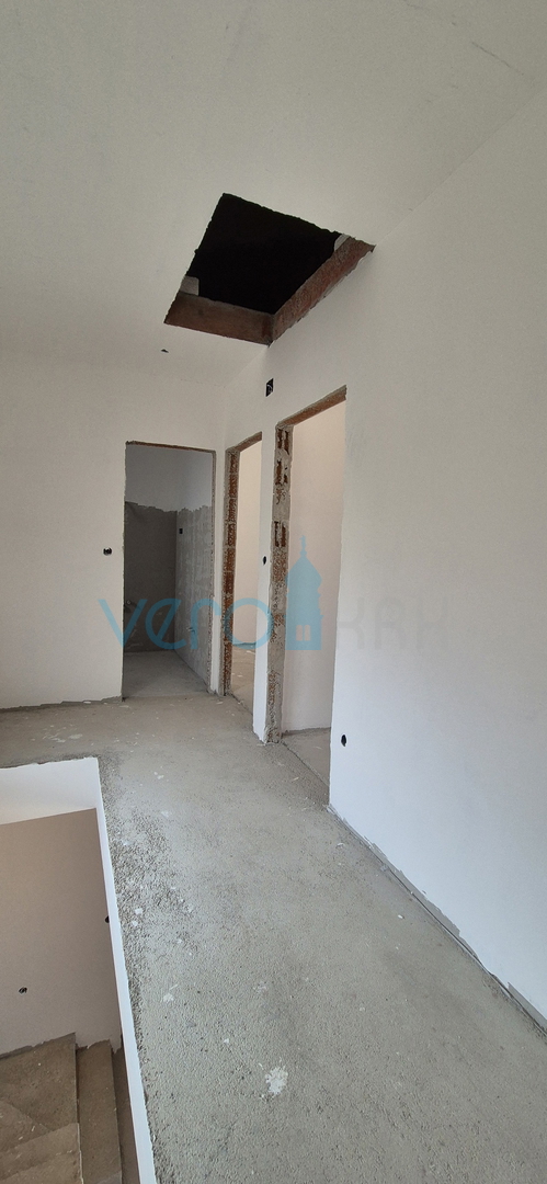 Malinska, isola di Krk, casa bifamiliare, piscina, nuova costruzione, giardino, vista