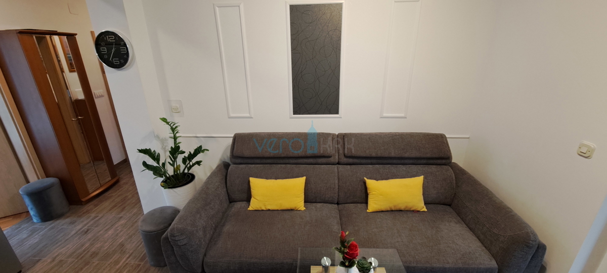 Isola di Krk, Malinska, centro, appartamento moderno al piano terra, giardino, vendita