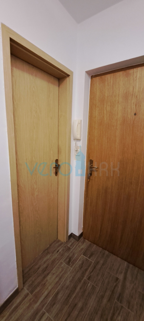 Isola di Krk, Malinska, centro, appartamento moderno al piano terra, giardino, vendita